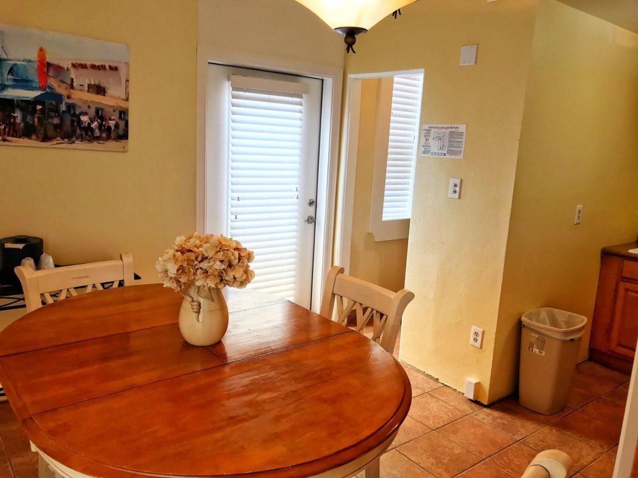 Pismo Beach Hotel Room photo