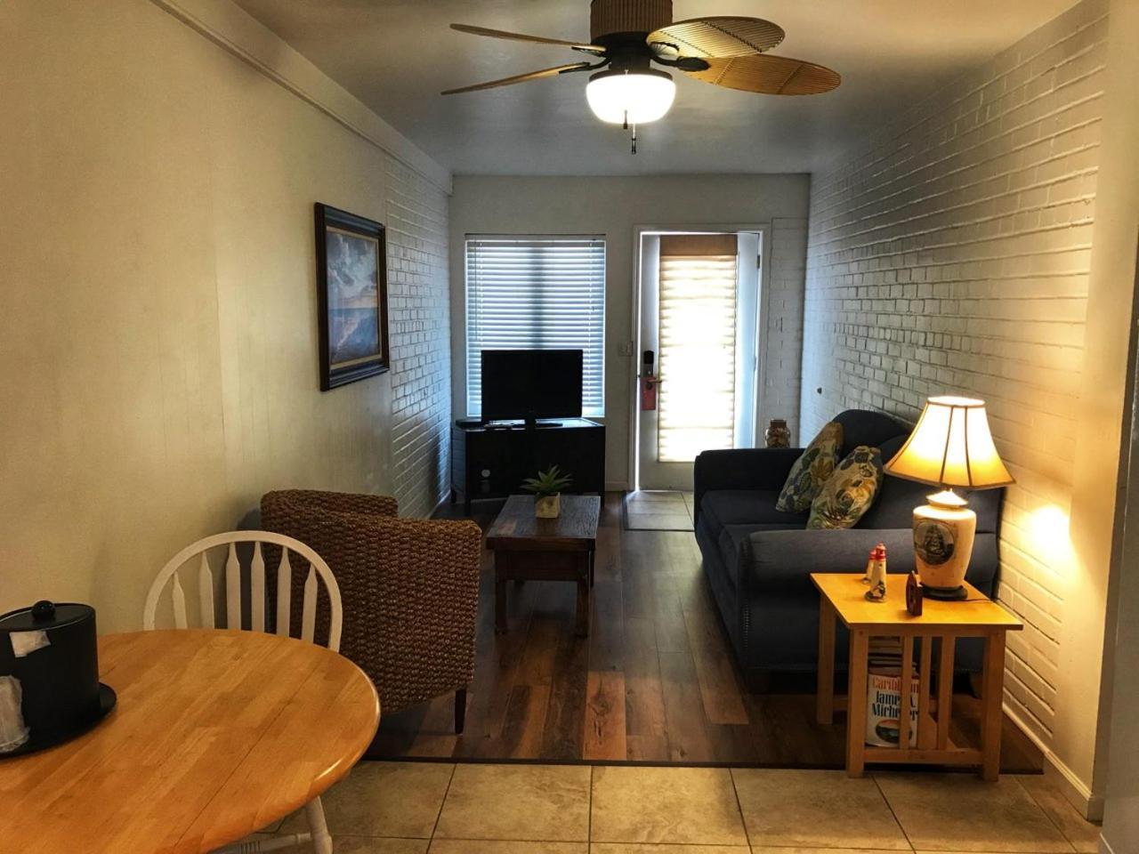 Pismo Beach Hotel Room photo