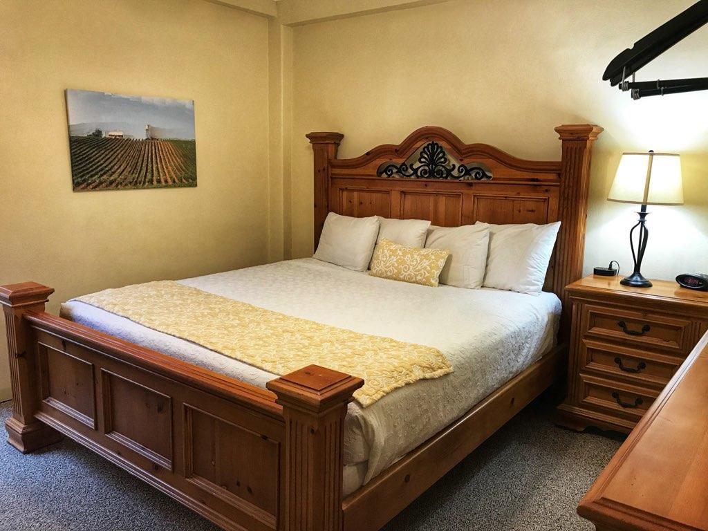 Pismo Beach Hotel Room photo