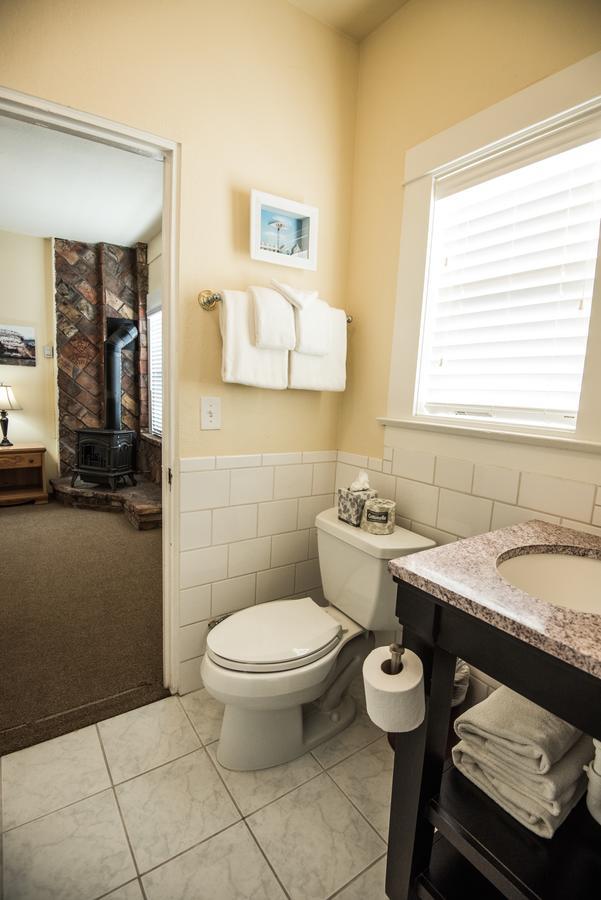 Pismo Beach Hotel Room photo
