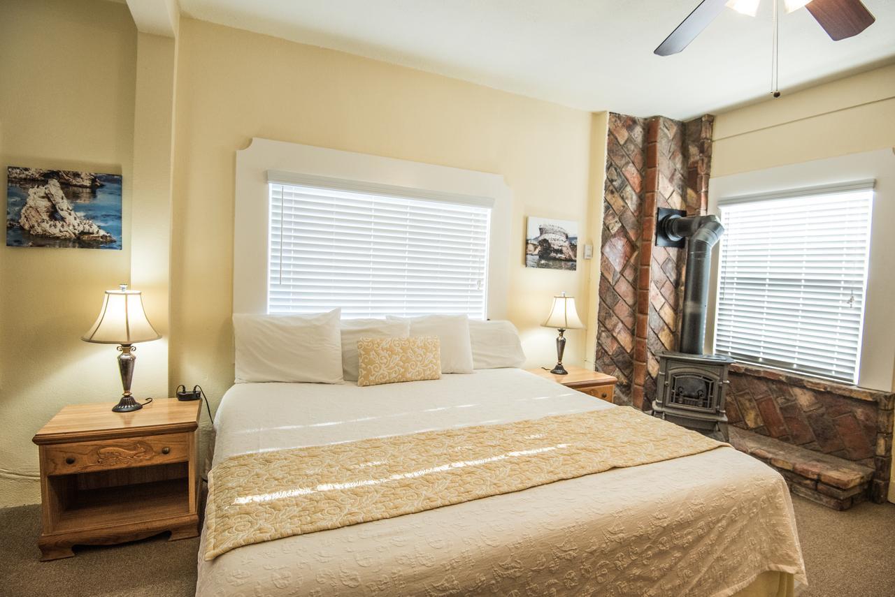 Pismo Beach Hotel Room photo